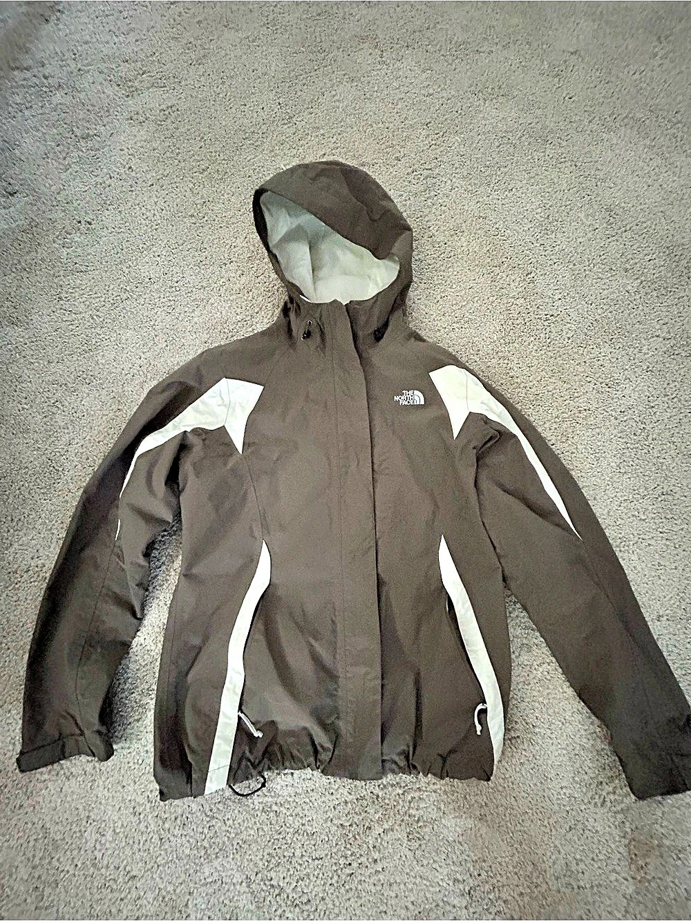 The North Face HyVent Waterproof Hooded Jacket Size Medium